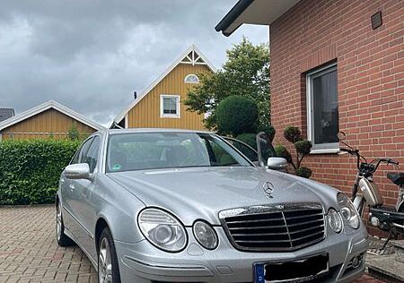 Mercedes-Benz E 200 KOMPRESSOR AVANTGARDE Facelift