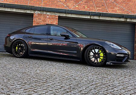 Porsche Panamera Turbo S E-Hybrid Approved Sportabgas