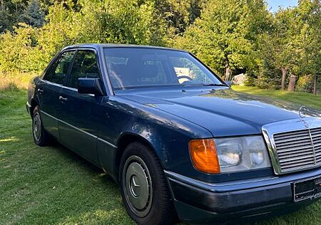 Mercedes-Benz E 200 (H-Zulassung) - Automatik