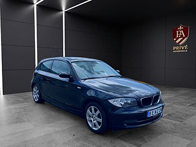 BMW 116i Schiebedach~SHZ~PDC~8-Fach bereift