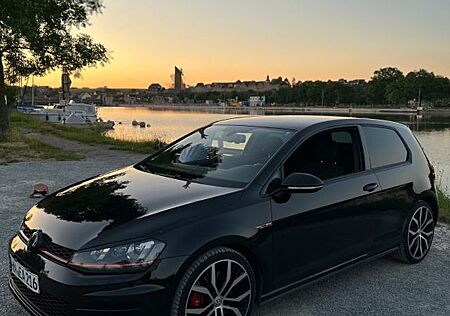 VW Golf Volkswagen 7GTI