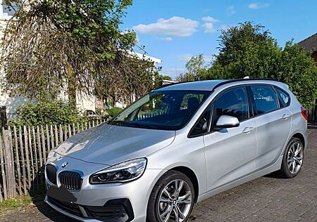 BMW 216i Active Tourer Sport Line neuer TÜV