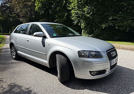 Audi A3 1.6 Attraction Sportback Attraction TÜV NEU