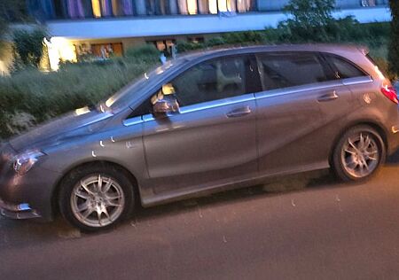 Mercedes-Benz B 180 BlueEFFICIENCY -