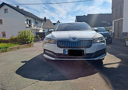 Skoda Superb DSG L&K COMBI AHK 360° Cam Standheizung