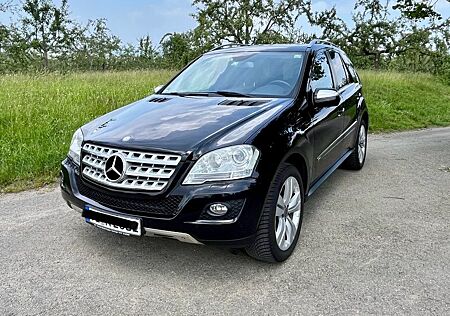 Mercedes-Benz ML 320 CDI 4MATIC -TÜV, ASU, Service NEU