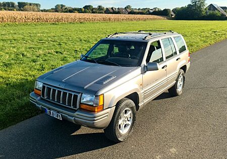 Jeep Grand Cherokee Limited LX 5.9 (ZG)