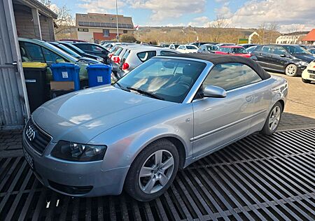 Audi A4 Cabrio 2.4 Leder Tüv Xenon Navi Sitzhzg FuZv