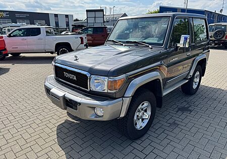 Toyota Land Cruiser GRJ 71 LX+ diff. M/T grau Voll.