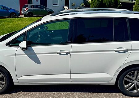 VW Touran Volkswagen 1.4 TSI DSG SOUND 1.Hand mit Tüv
