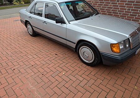 Mercedes-Benz E 230 W124 (H-Zulassung)