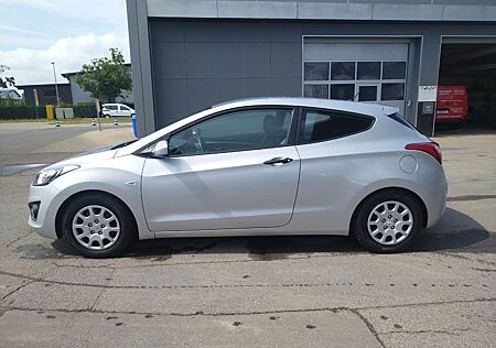 Hyundai i30 Coupe Classic+32000 km+1.HD+TÜV/NEU+GARANTIE
