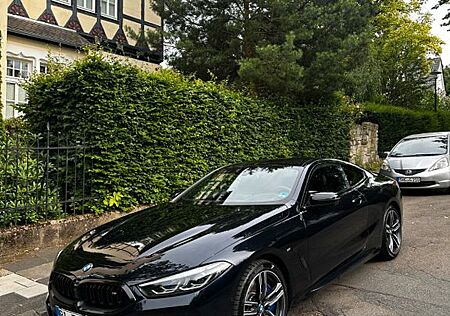 BMW M850i xDrive Coupé - Scheckheft - Reifen neu