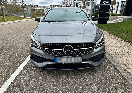 Mercedes-Benz CLA 220 Shooting Brake 4MATIC DCT AM...