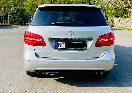 Mercedes-Benz B 180 d -