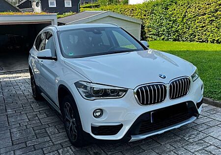 BMW X1 sDrive18d xLine, 1. Hand, unfallfrei