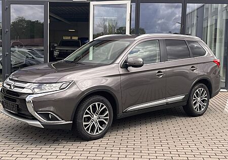 Mitsubishi Outlander Plus 2.2 DI-D 2WD 7-Sitze,Navi,Sitzhzg