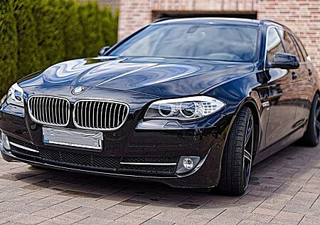 BMW 535i xDrive Touring - M Performance/ SOUND/