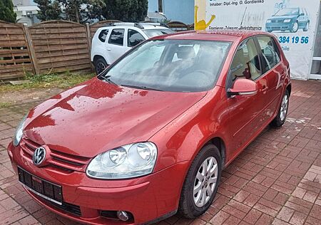 VW Golf Volkswagen 1.6 FSI Klimaautom. AHK-TÜV 05.2026
