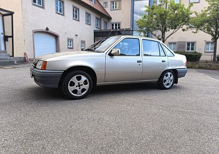 Opel Kadett E Stufenheck