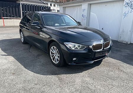 BMW 318d Touring F31 LED Xenon/Leder/AHK/Navi