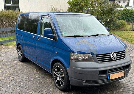 VW T5 Caravelle Volkswagen , Neunsitzer, Teilleder