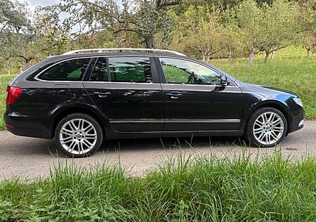 Skoda Superb 2.0 TDI DSG 4x4 Elegance Combi TÜV neu
