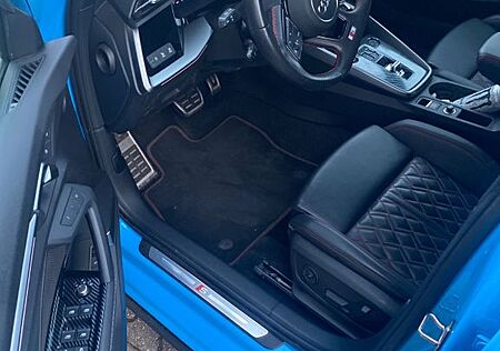 Audi S3 TFSI S tronic quattro -