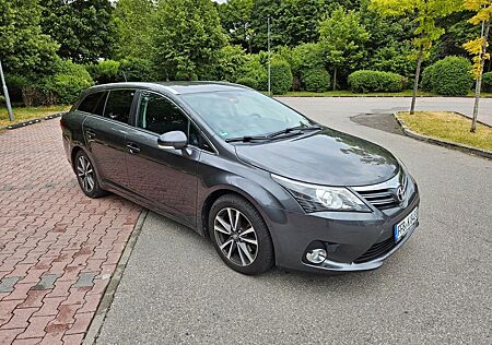 Toyota Avensis Combi 2,2-l-D-4D Automatik Edition E...