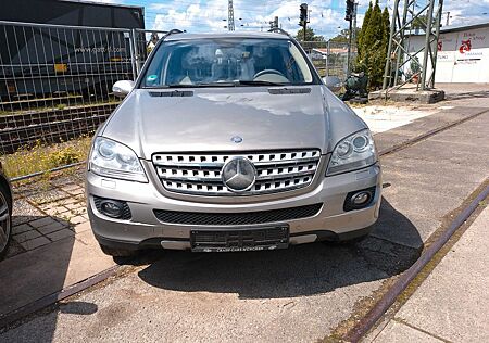 Mercedes-Benz ML 320 CDI,Leder,Distronic,Luftfahrwerk