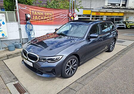 BMW 320 d Touring AT-8*Leder*Panorama*Kamera*LED*