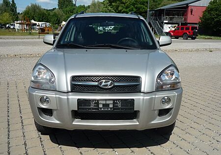 Hyundai Tucson 2.0 GLS Sitzheizung AHKabn CD elFH Alu
