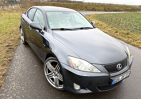 Lexus IS 220 220d -