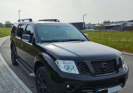 Nissan Pathfinder 2.5 dCi DPF LE 4WD Automatik LE