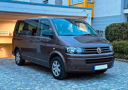 VW T5 Multivan Volkswagen 2.0 TDI 140 PS