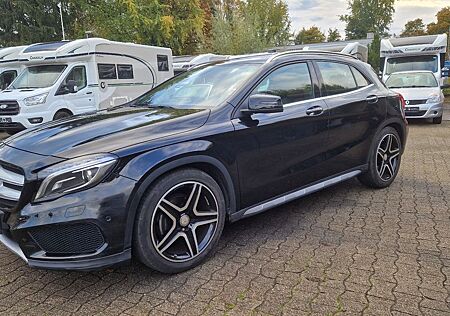 Mercedes-Benz GLA 200 AMG Automatik*Navi*Pano*PDC*Xenon*19"*