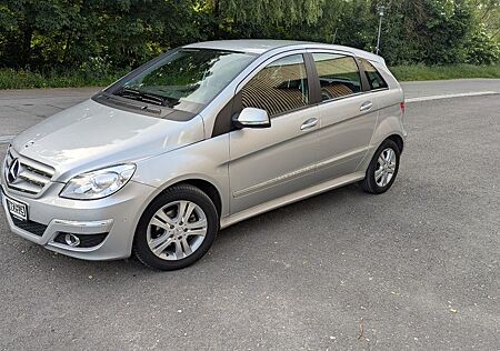 Mercedes-Benz B 160 Autotmat/TUEV&Service Neu/Klima/PDC/..