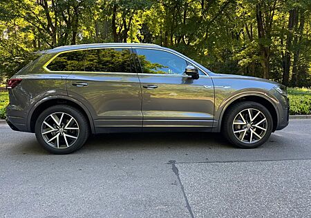 VW Touareg Volkswagen 3.0 V6 TDI 210kW 4MOTION Tiptronic -