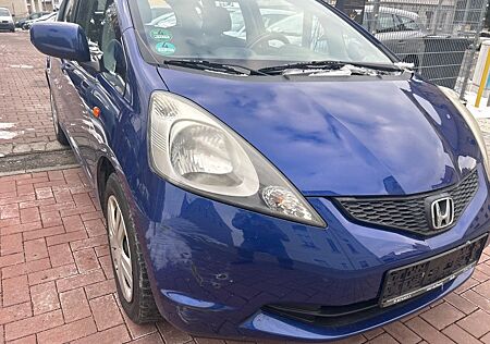 Honda Jazz ; Benziner ,Edition , Klima .1.Hand
