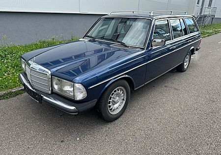 Mercedes-Benz 280 280TE*AUTOMATIK*SCHIEBEDACH*ALUFELGEN*BECKER*AHK