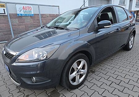 Ford Focus Lim. Style + 1.Hand