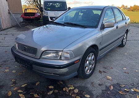 Volvo S40 1.8 Nichtraucher, fährt einwandfrei