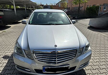 Mercedes-Benz E 350 4MATIC BlueEFFICIENCY ELEGANCE ELEGANCE