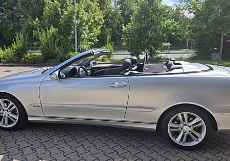Mercedes-Benz CLK 200 KOMPRESSOR AVANTGARDE IM BESTZUSTAND ! !