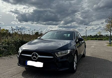 Mercedes-Benz A 200 A200 Progressive Navi/Kamera/Sitzhz/Park-Paket