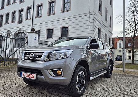 Nissan Navara NP300 N-Guard Double Cab 4x4