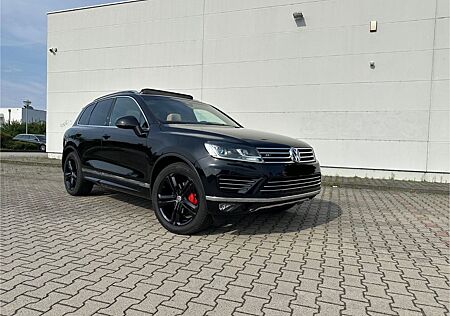 VW Touareg Volkswagen 3.0 V6 TDI / Executive/ R-line/ Voll