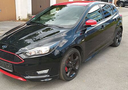Ford Focus 1,5 EcoBoost 134kW ST-Line Black
