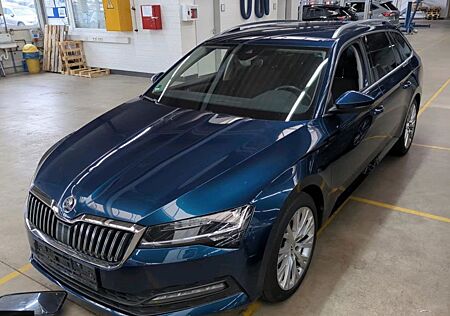 Skoda Superb Combi 2.0 TDI DSG/Virtual/LED/12300netto