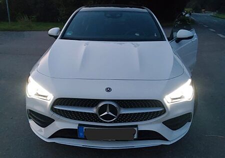 Mercedes-Benz CLA 220 Coupe, AMG line, Panoramadach, Navi